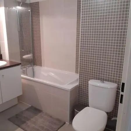Appartement Avec Parking En Residence 4 Personnes 15Min Plage Sete Exterior photo
