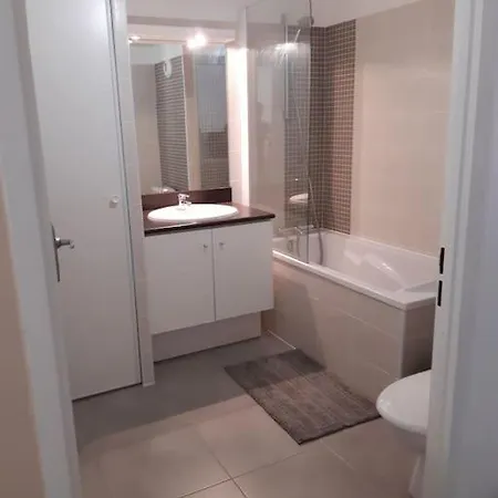 Appartement Avec Parking En Residence 4 Personnes 15Min Plage Sete Exterior photo