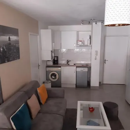 Appartement Avec Parking En Residence 4 Personnes 15Min Plage Sete Exterior photo